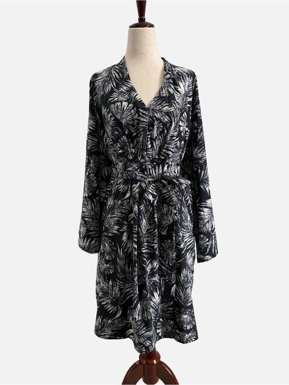 Coolibar Navia Cover-Up Dress L UPF 50+ Black White Tropical Botanical Tie Waist - Picture 2 of 8